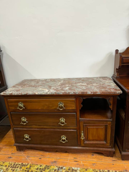 Quality 3 Piece Edwardian Mahogany Bedroom Suite.