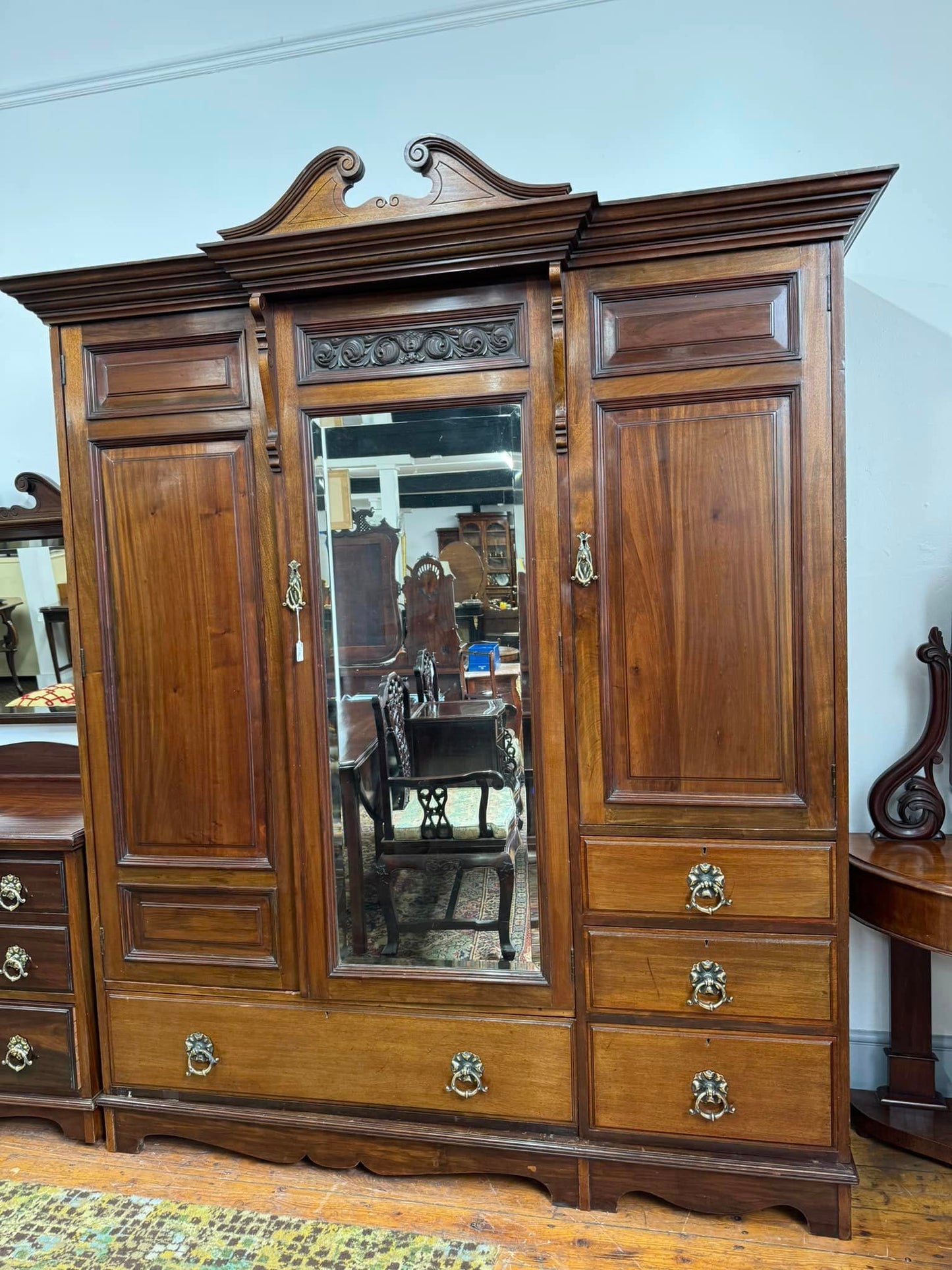 Quality 3 Piece Edwardian Mahogany Bedroom Suite.