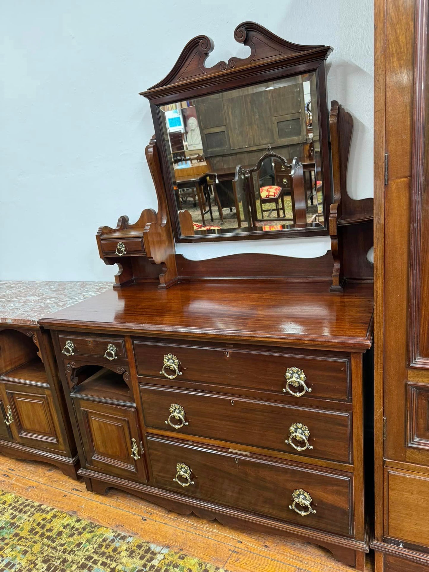 Quality 3 Piece Edwardian Mahogany Bedroom Suite.