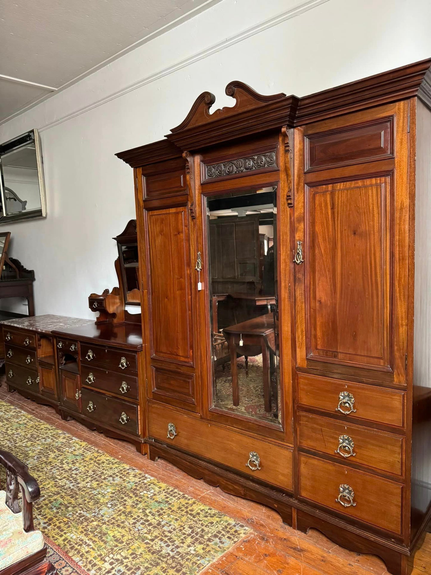 Quality 3 Piece Edwardian Mahogany Bedroom Suite.