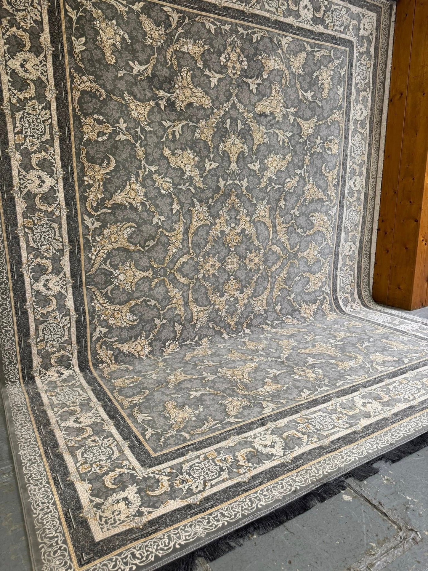 Superb Embossed Ground Rug with Allover Design