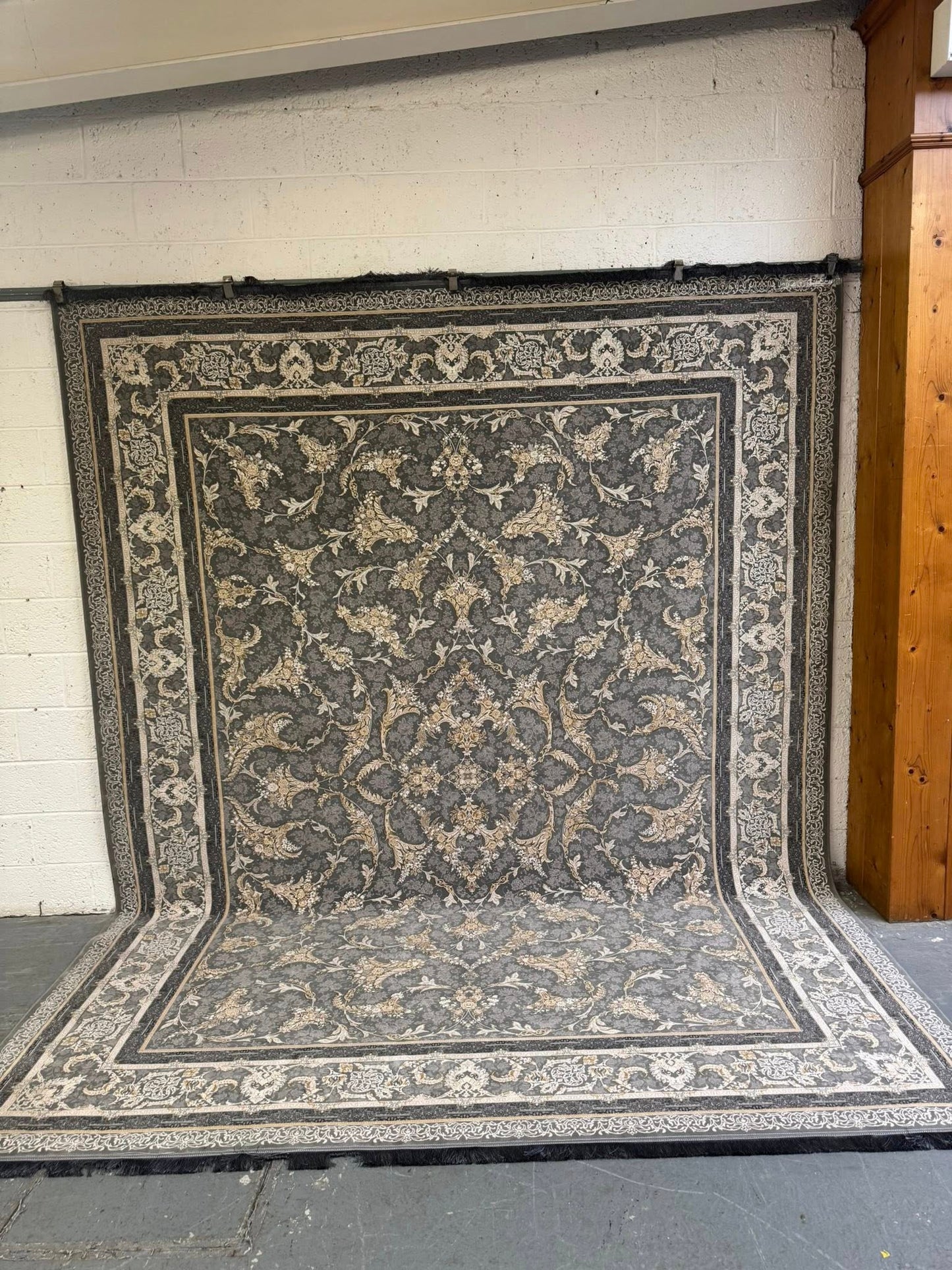 Superb Embossed Ground Rug with Allover Design