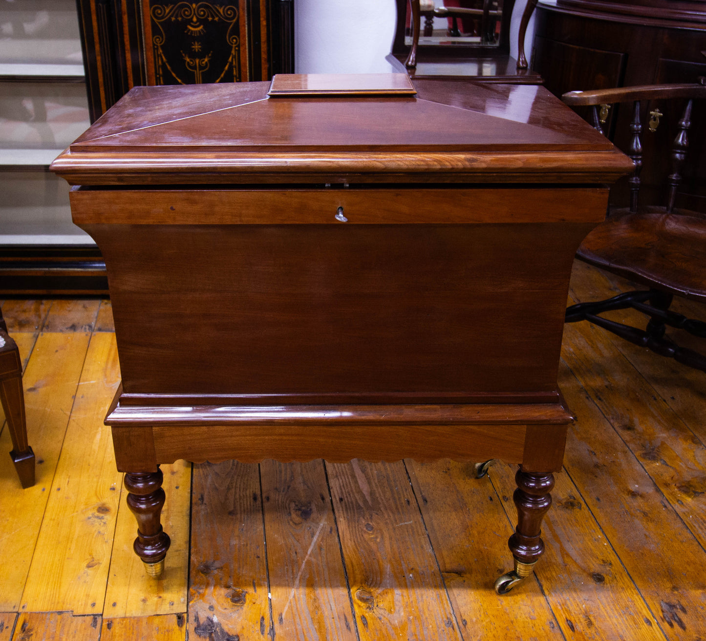Mahogany Cellarette