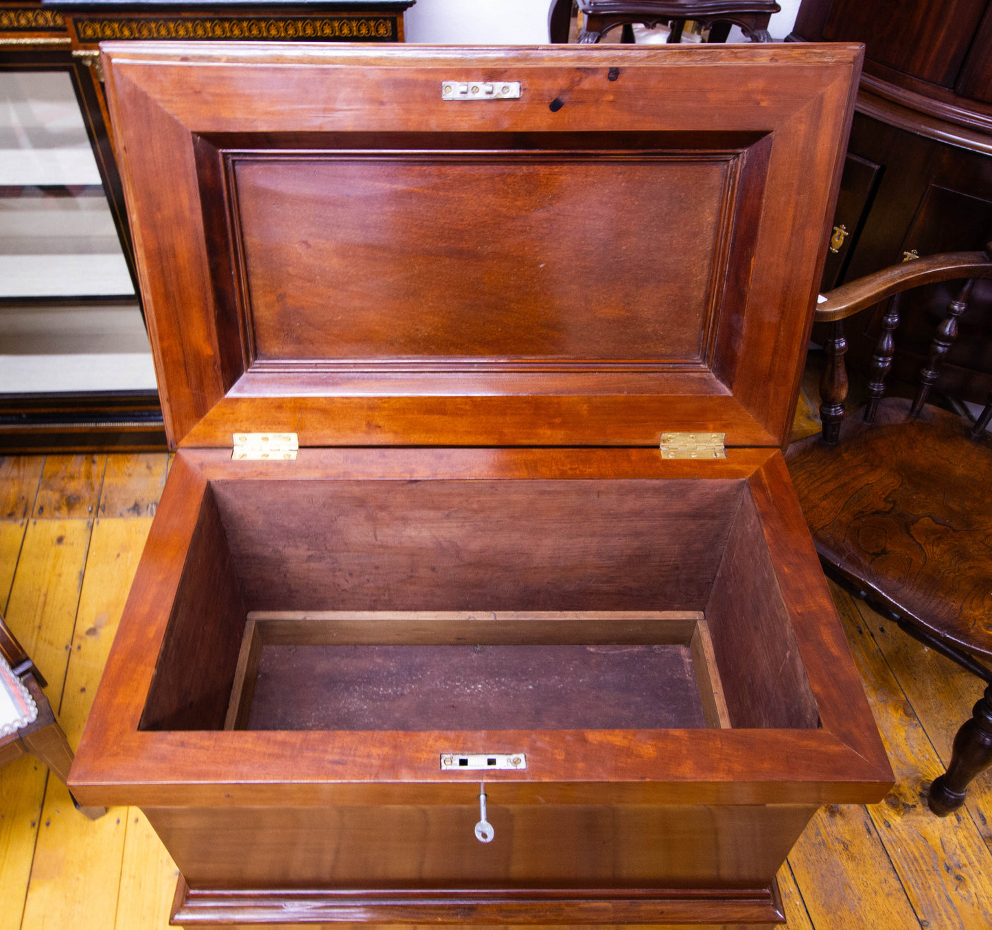 Mahogany Cellarette