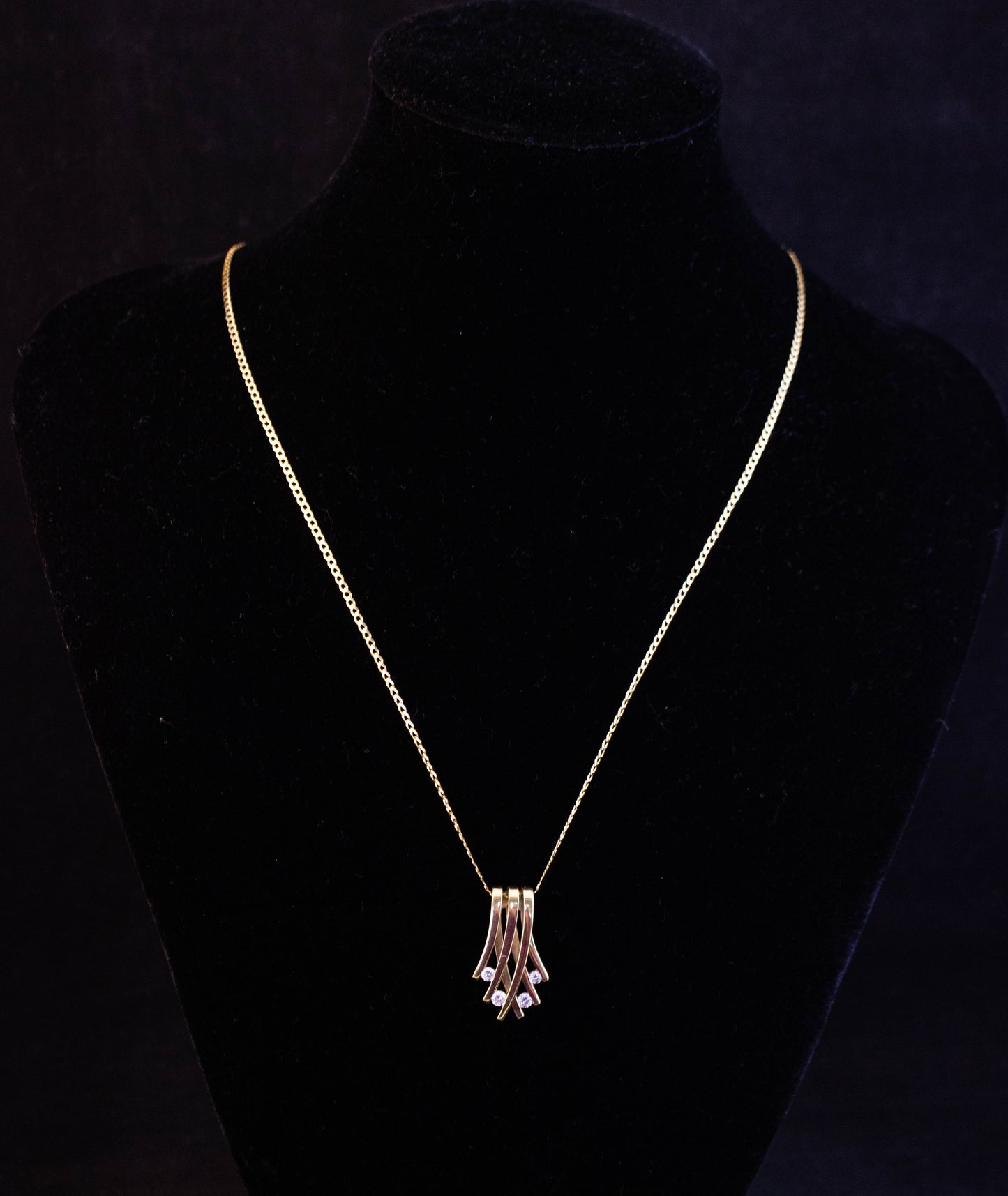 Gold Pendant Necklace